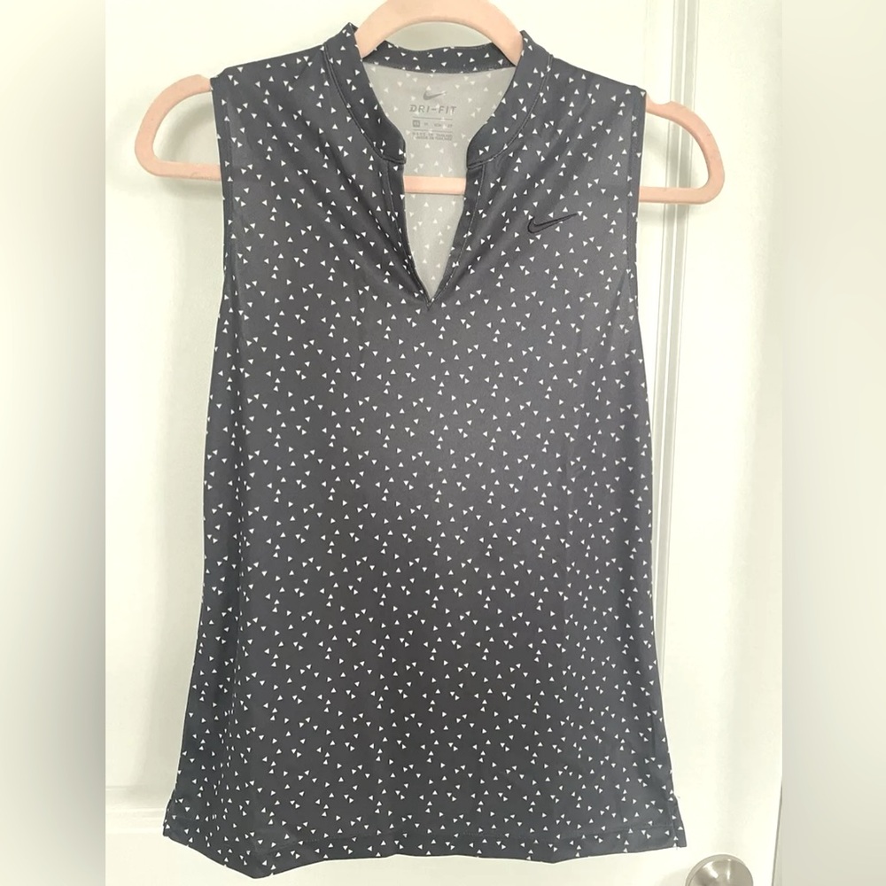Nike women’s dry-fit golf tank top size xs